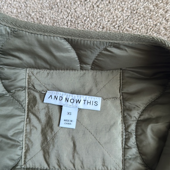 296M NWT And Now This Women's Reversible Quilted Short Jacket - Size: XS - Picture 3 of 6